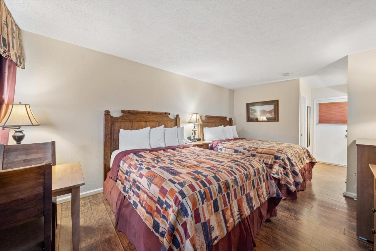 Double Room Creekside - Non-Smoking,1173378153:JPEG